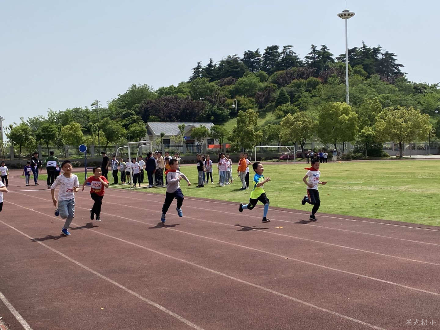 学生比赛中.jpg