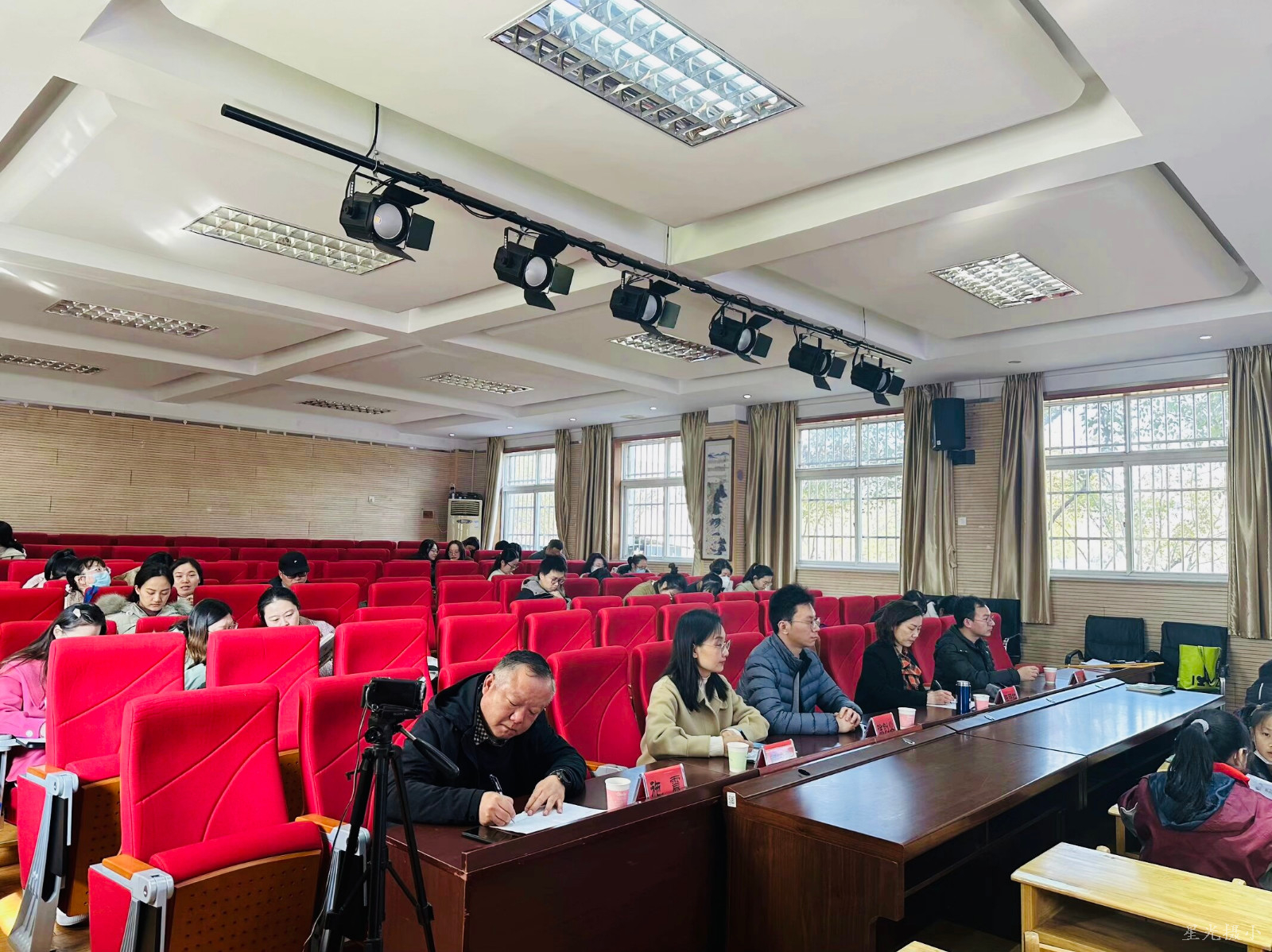参会领导和老师.JPG