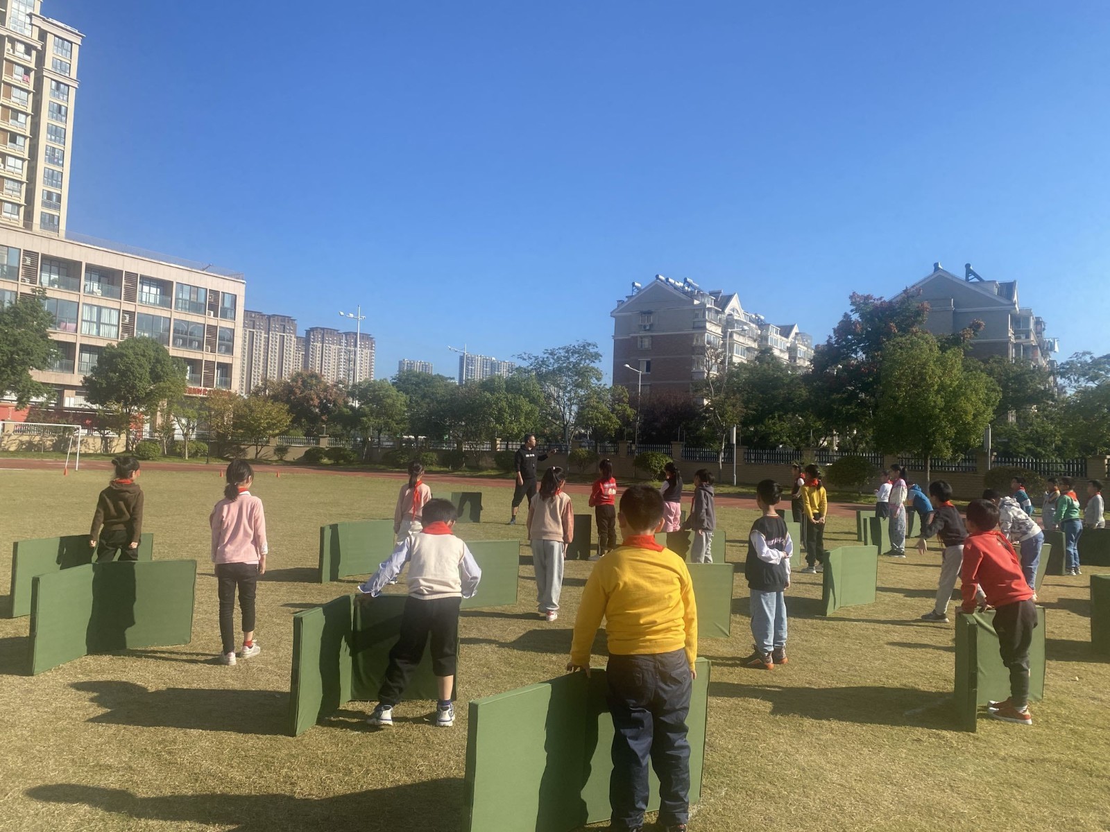 【星光摄小】新课标视角下“教会、勤练、常赛”在体育课中的有效运用——体育组教研活动（三）