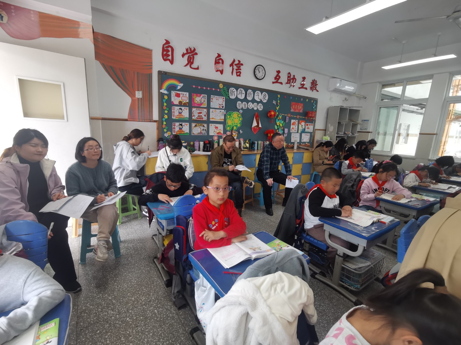 听课教师.jpg 听课教师.jpg