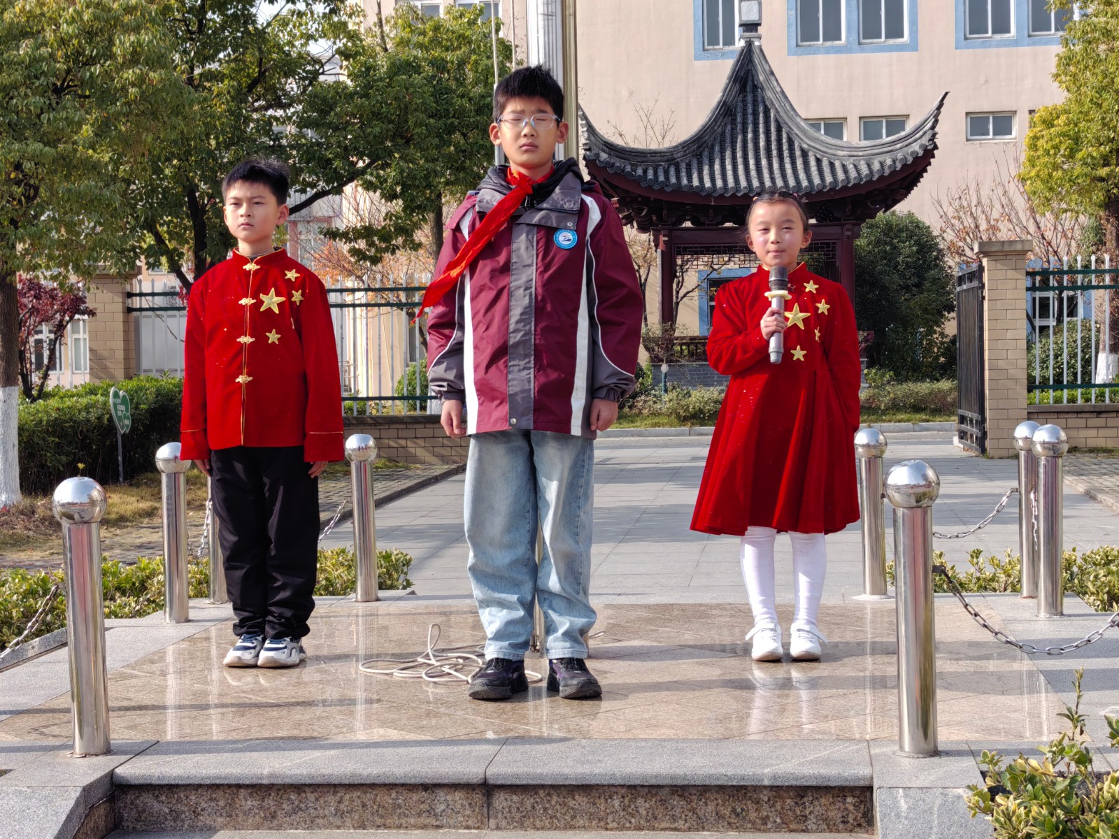 升旗手.jpg 升旗手.jpg