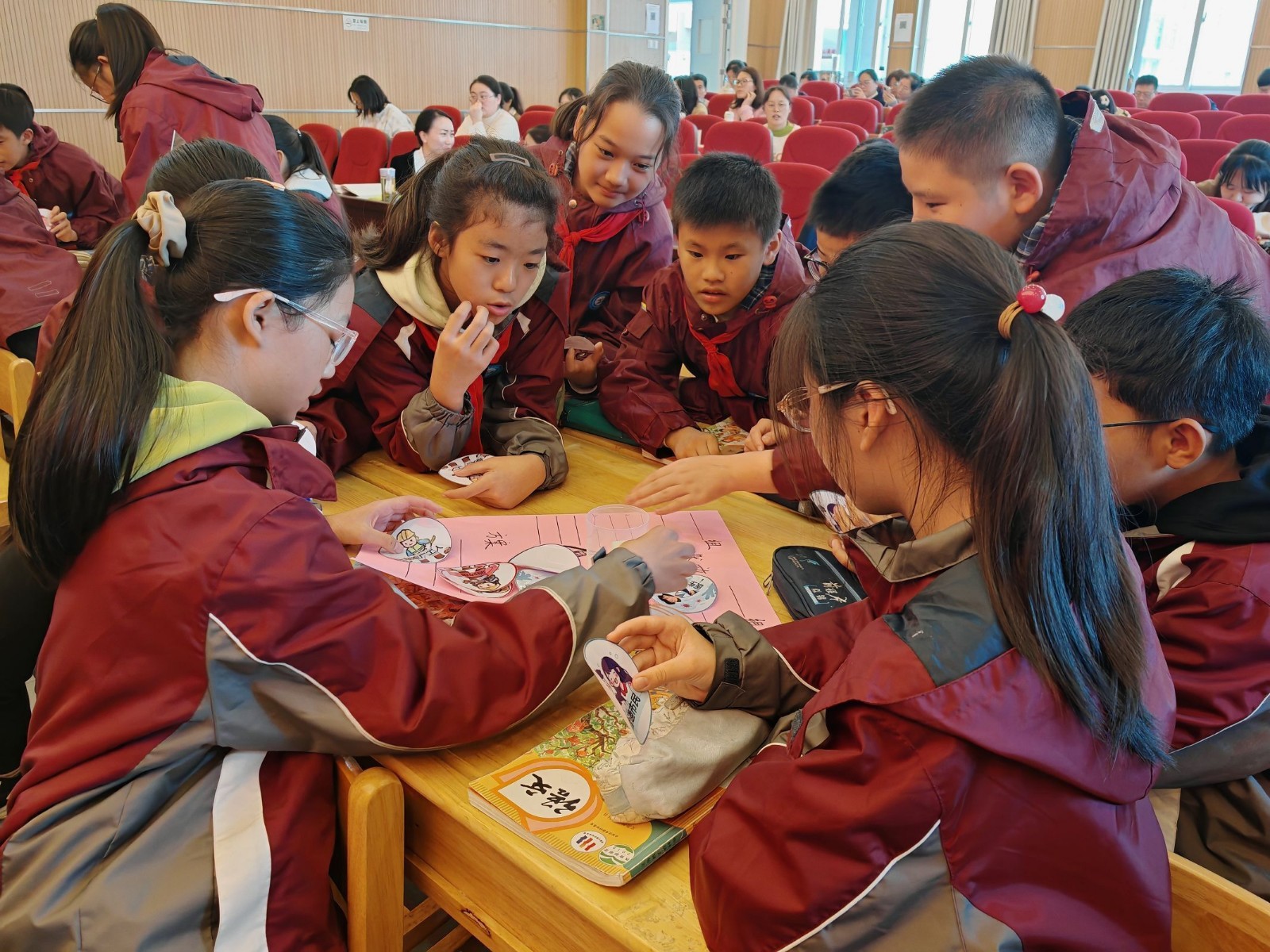 学生交流1.jpg