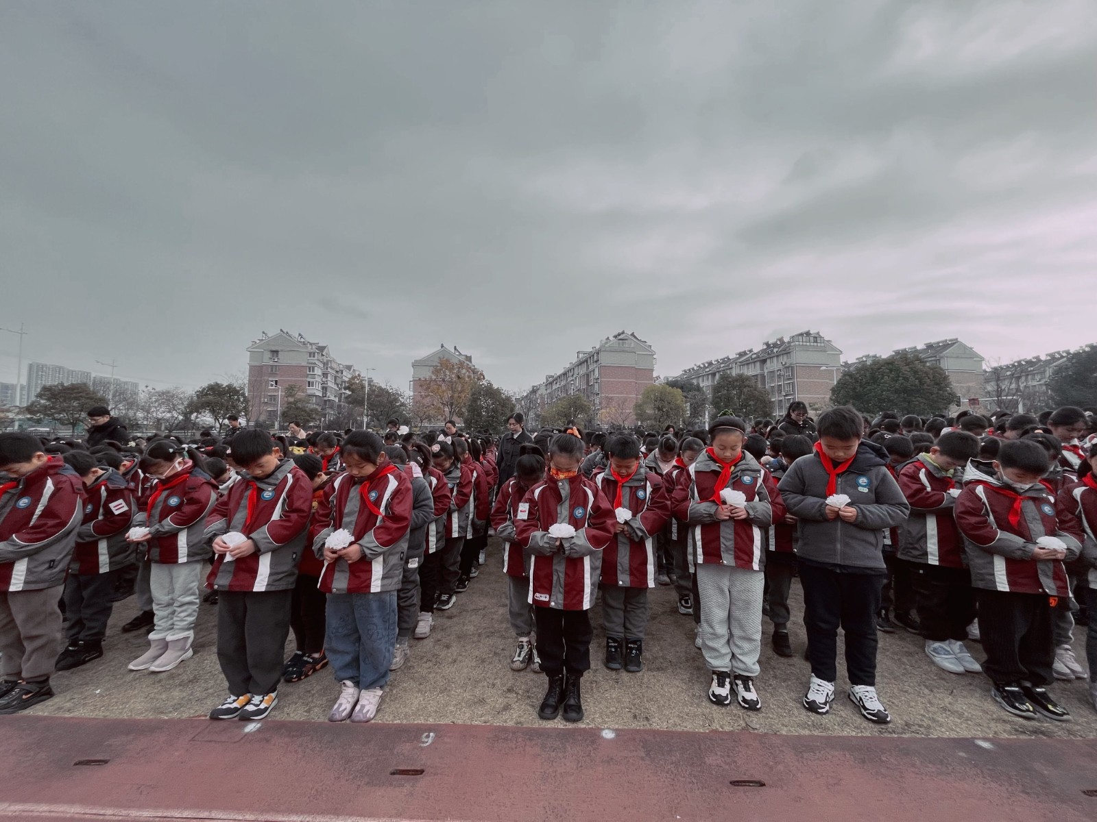 【星光摄小】勿忘国耻，圆梦中华——摄小天佐路分校“南京大屠杀死难者国家公祭日”教育实践主题活动