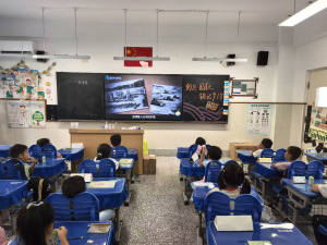 【星光摄小】“勿忘国耻，铭记九一八”——摄山星城小学天佐路分校第二周班会系列报道
