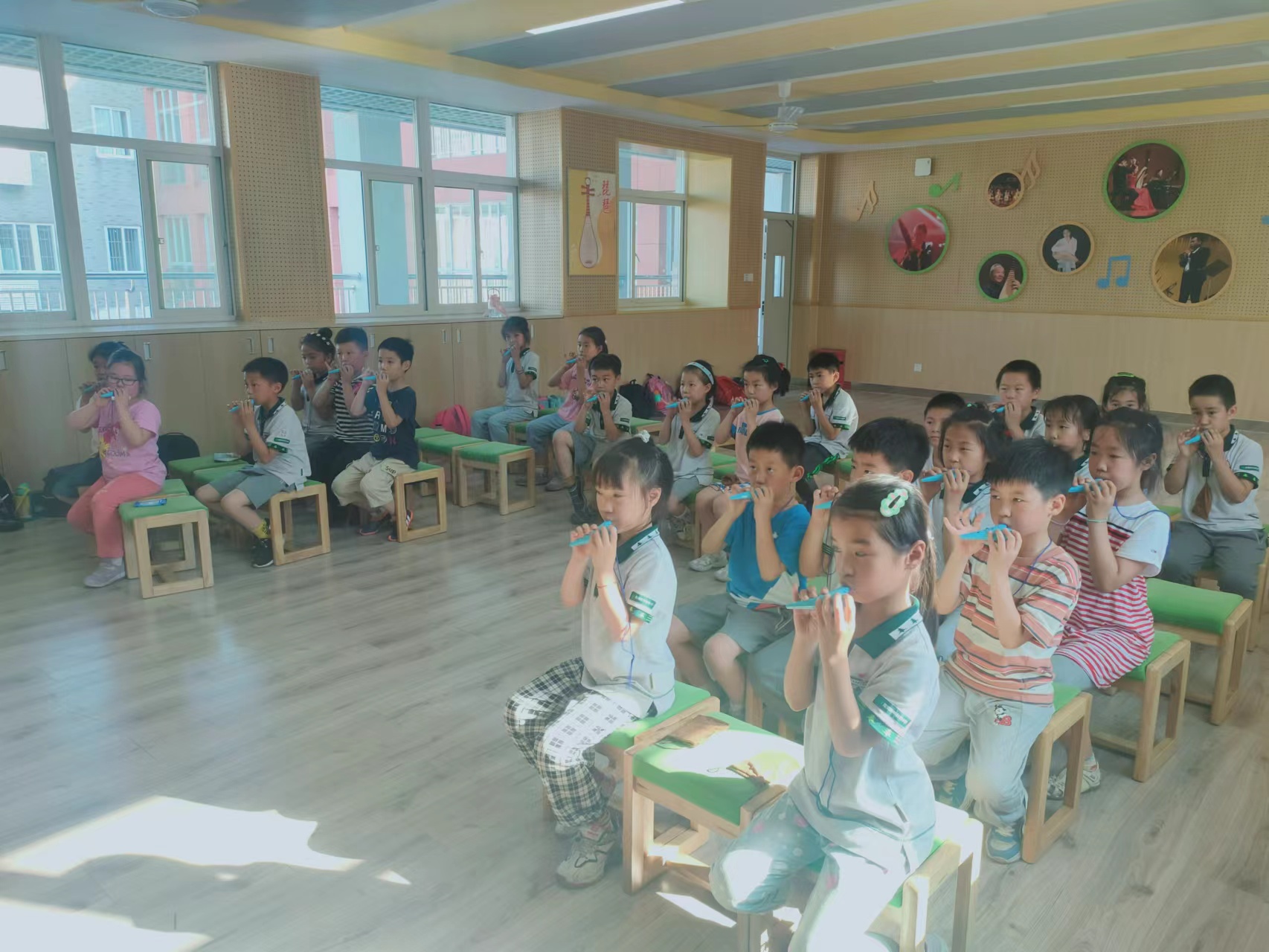 陶笛社团期末报导_html_me4fce28.jpg