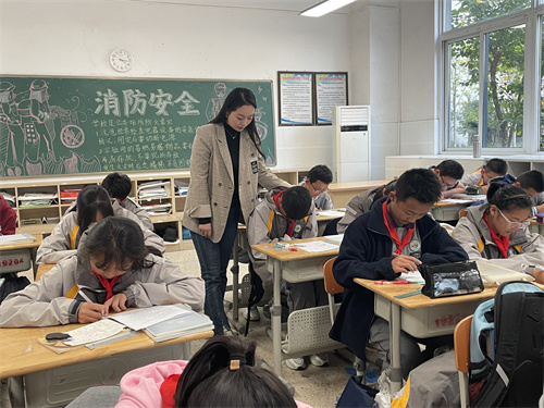 姜熳.jpg