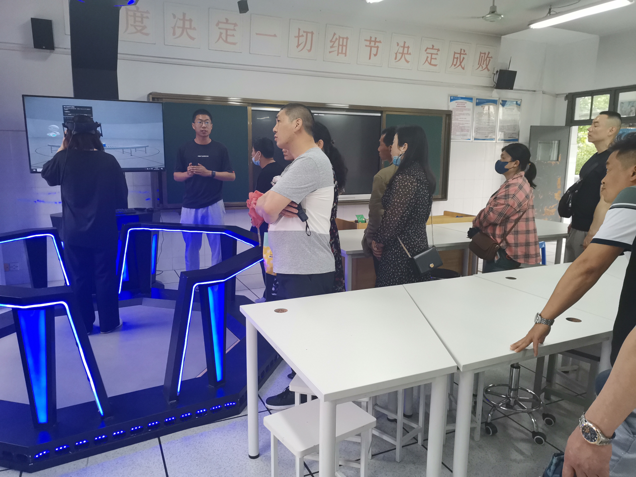 家校联动促发展 携手共进育英才_html_76b162d9.png