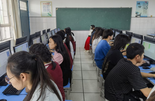 培育大国工匠   锤炼技能人才_html_m31ea6109.png