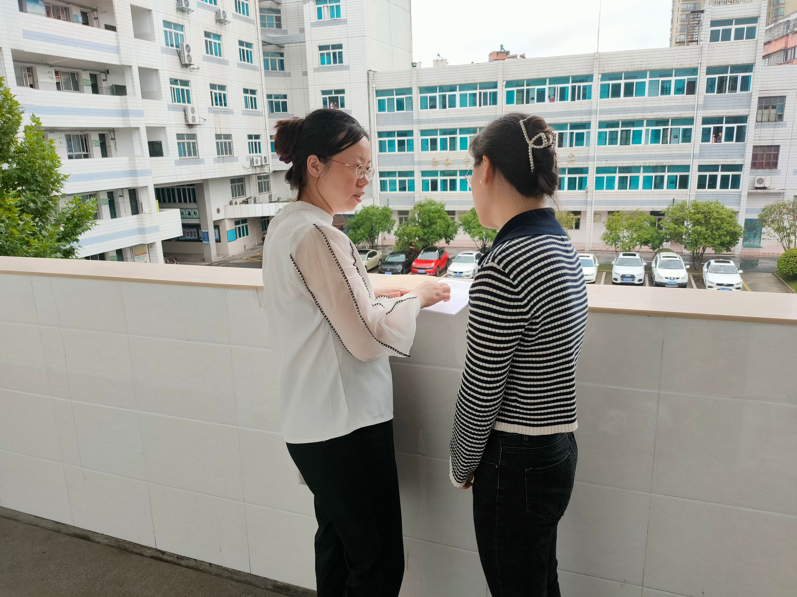 以督促导 以导促行 助力新教师成长_html_5805f74f.jpg