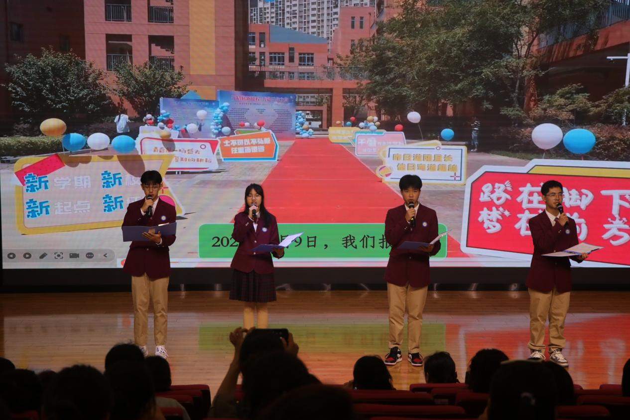 家长开放日0531_html_m403f105f.jpg