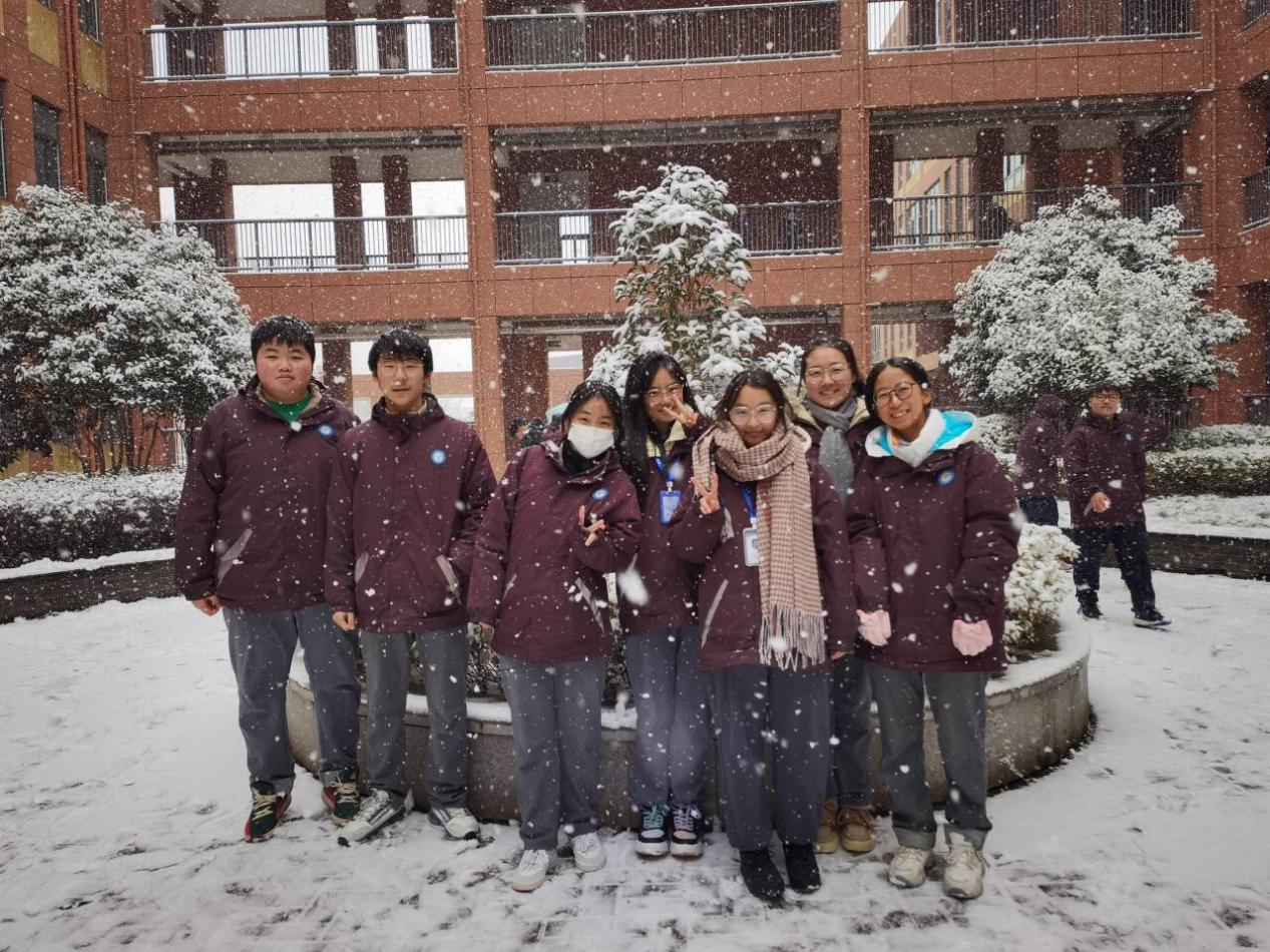 玩雪_html_4a635718.jpg