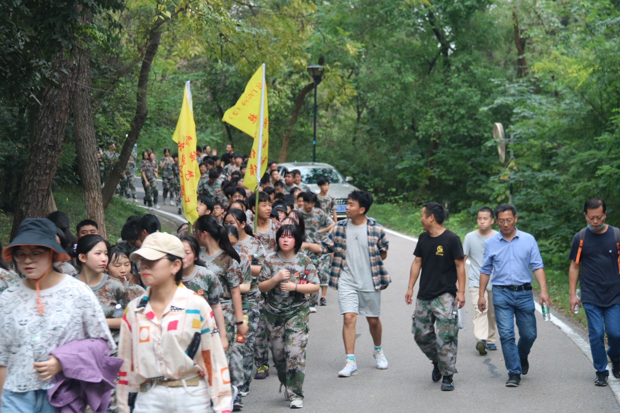 拉练 活动通讯稿_html_1a02ceff.jpg