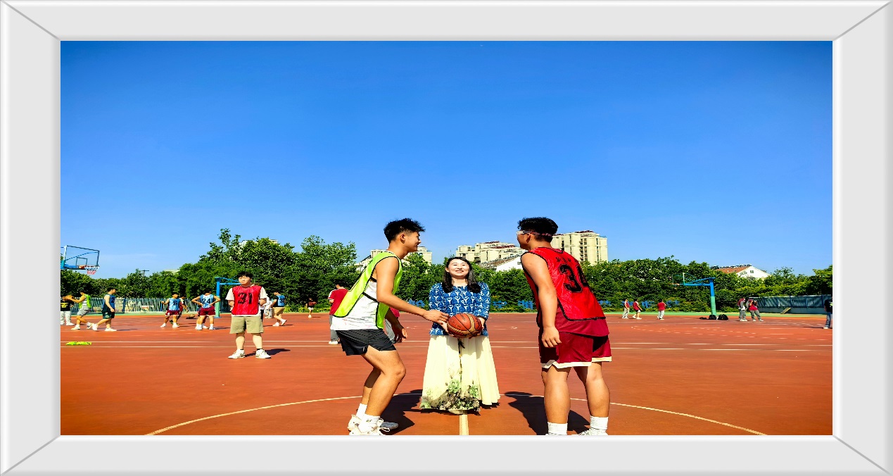 青春激扬，热血碰撞；篮球梦想，校园绽放_html_m63bb6b19.jpg