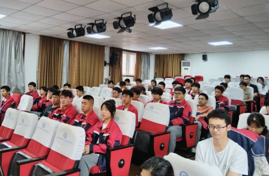 三校区联动共谱职教匠心华章    双维度赋能同铸技能育人新篇_html_m38830df9.png
