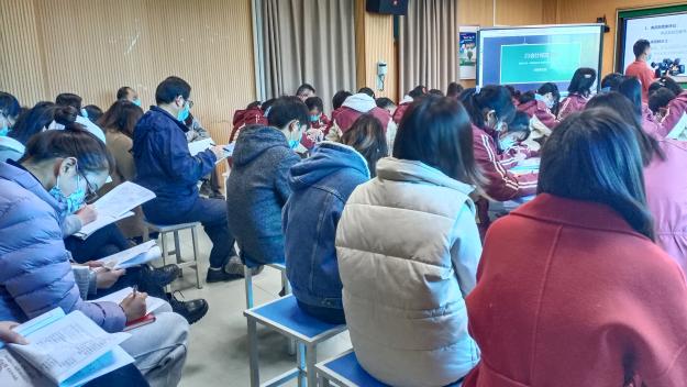 弦歌不辍   芳华待灼_html_153cb488.jpg