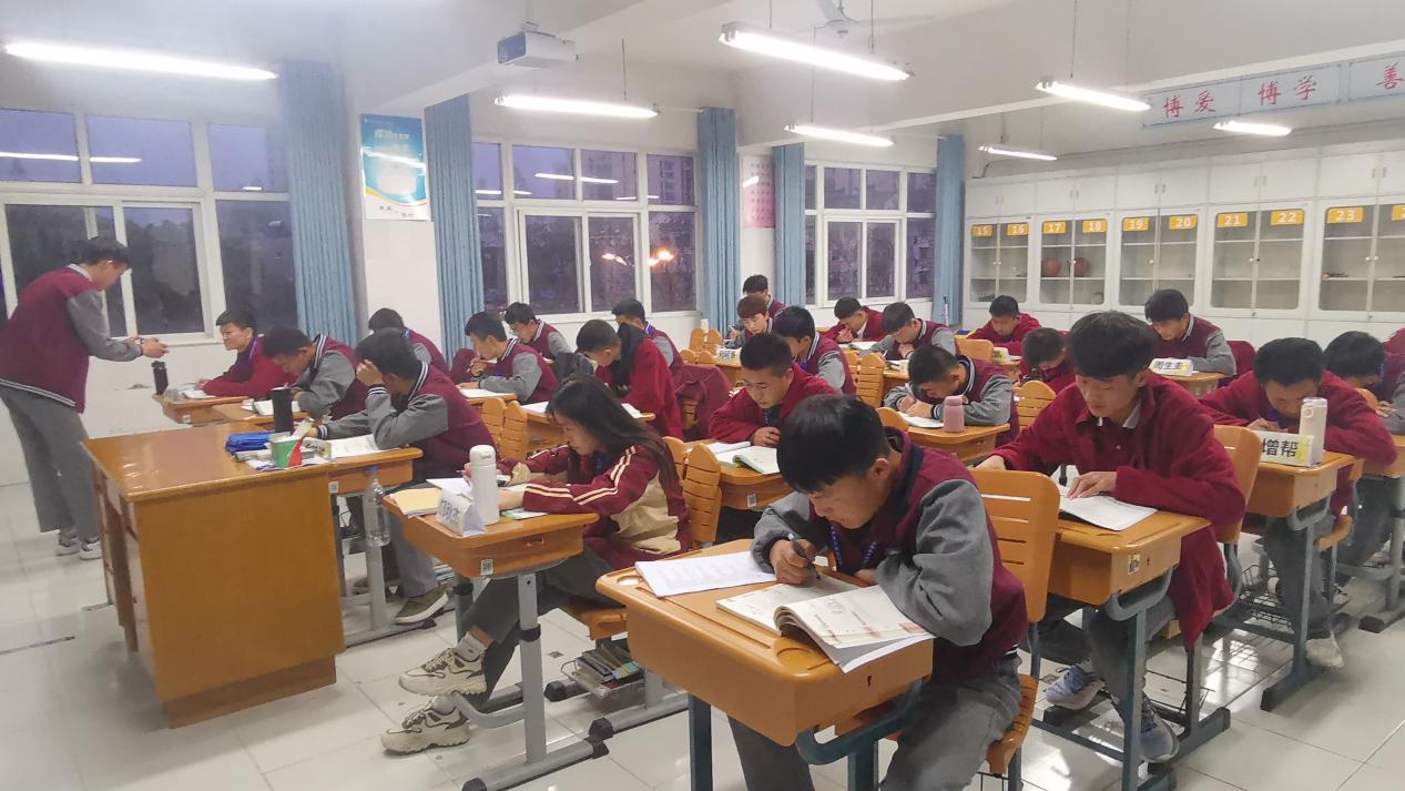 致敬爸妈，请您放心-21物联网青海班微视频传情活动_html_m25e5c00.jpg