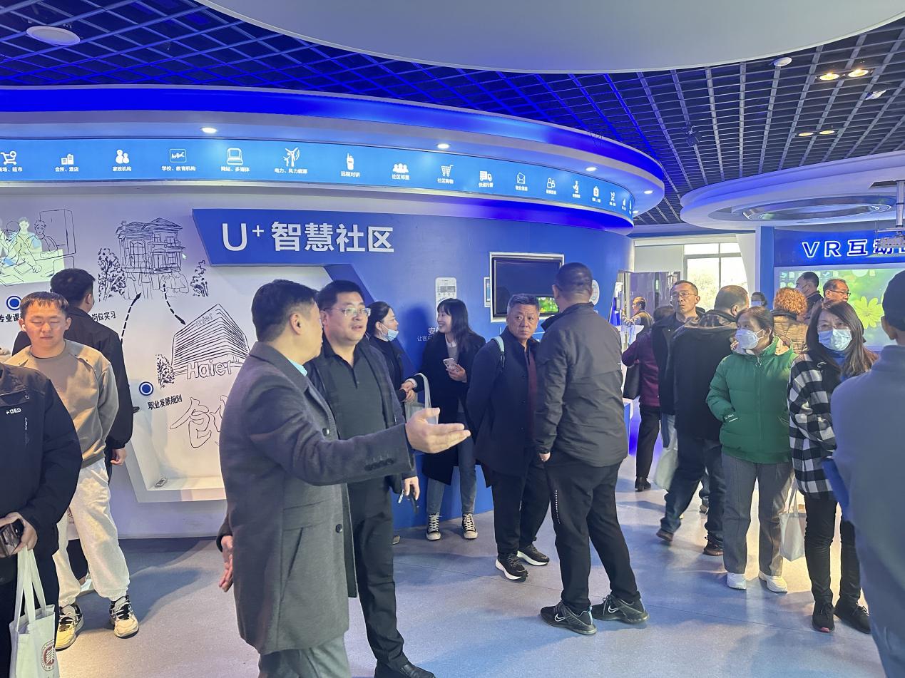 职业教育高质量发展的新港实践-与烟台临港工业学校交流探讨_html_m71ef1ff2.jpg