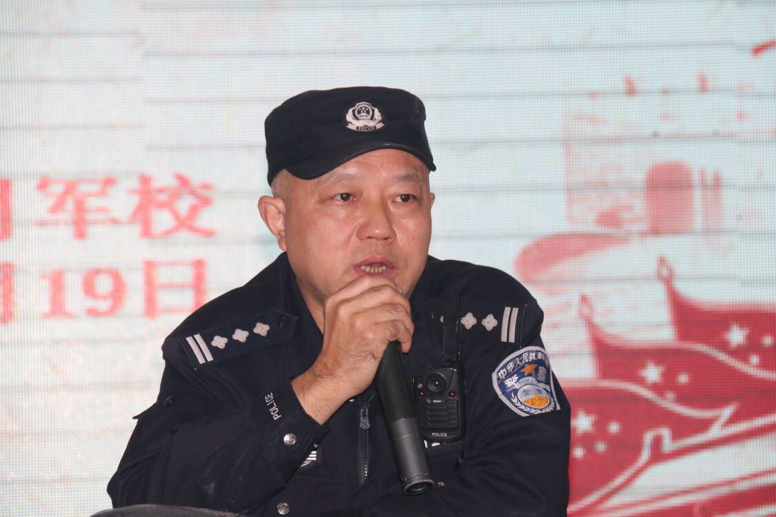军训开营仪式通讯稿_html_m66f75415.jpg