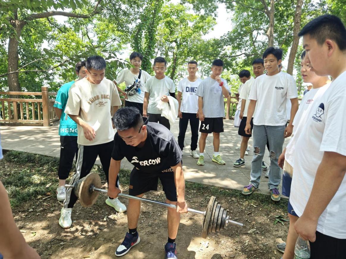 万事皆平淡 唯登紫金山-21物联网青海班登山主题活动_html_m65444d9e.jpg