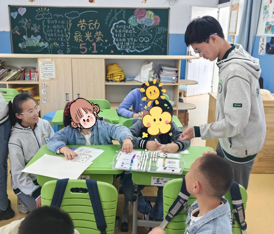 特别的爱给特别的你——记附中仙林中小学志愿者前往栖霞特殊教育学校开展志愿服务_html_m6fae0a53.jpg