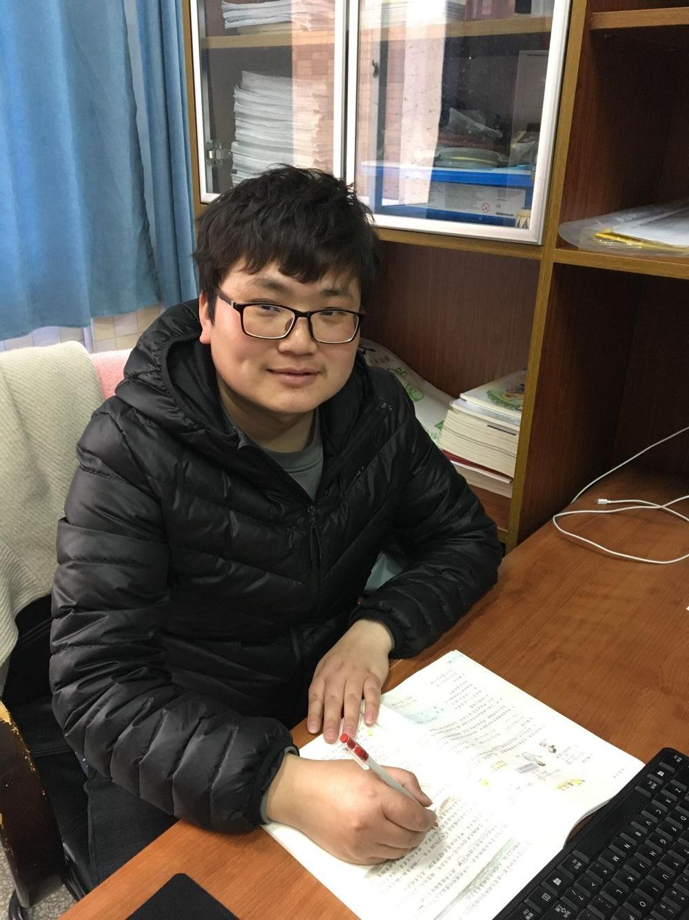 【江畔先锋·榜样教师】龙潭中心小学江畔人家校区邱吉成老师优秀事迹