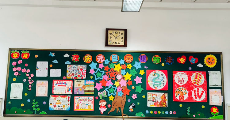 【灵美龙小】欢庆元旦 喜迎新年——龙潭中心小学开展“欢庆元旦”主题活动_html_m4e2af3fd.jpg