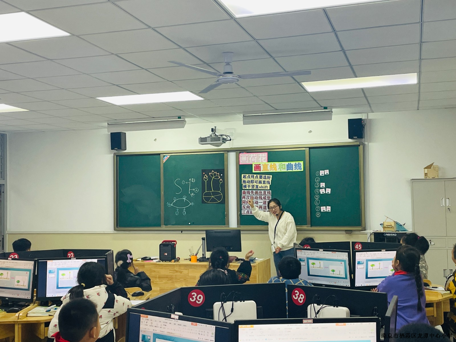 【江韵先锋·榜样教师】用心做教育，用爱为人师—长江小学周丹事迹介绍