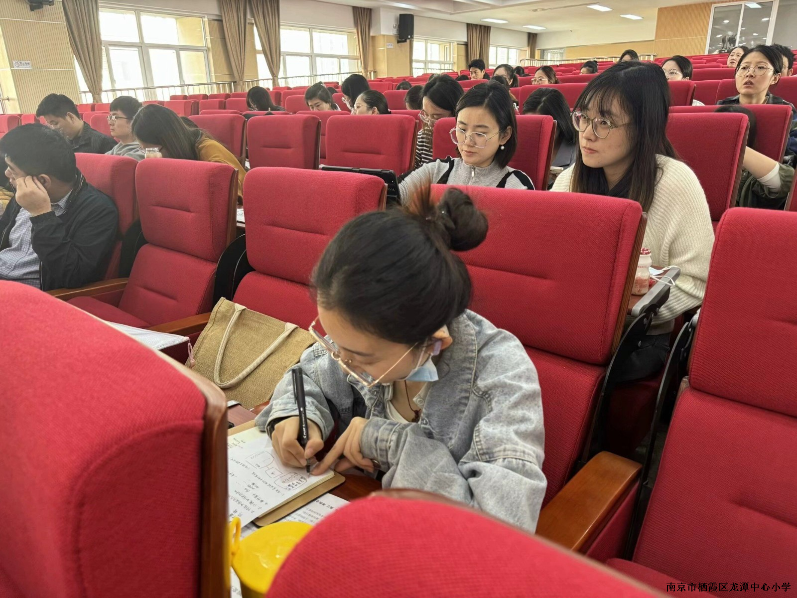 2、教师听课图.jpg