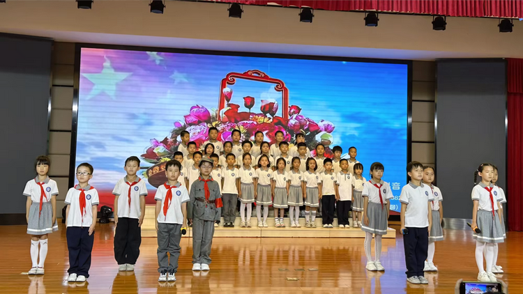 2025.9.28红歌嘹亮 童心向党——龙潭中心小学开展“红领巾爱祖国”校园合唱比赛_html_m68bdc74a.png
