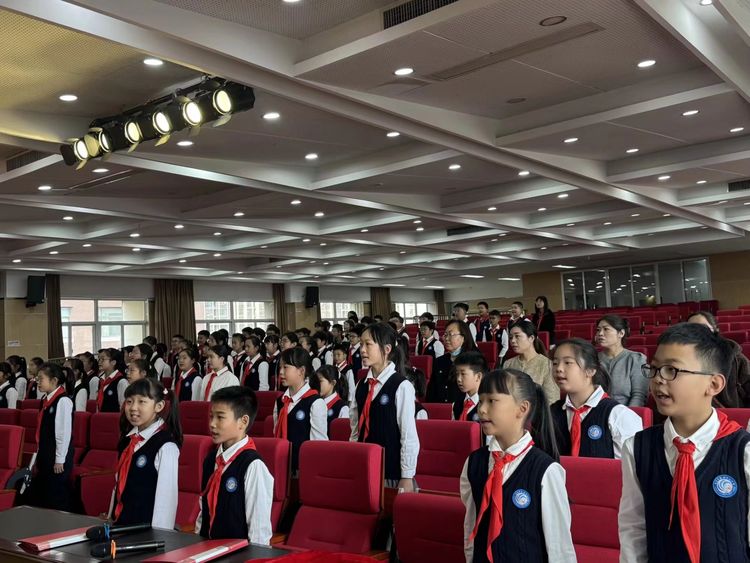 2025.10.22 强国复兴有我 争当新时代好少年 ——龙潭中心小学召开第七次少先队代表大会_html_9b8e402.jpg
