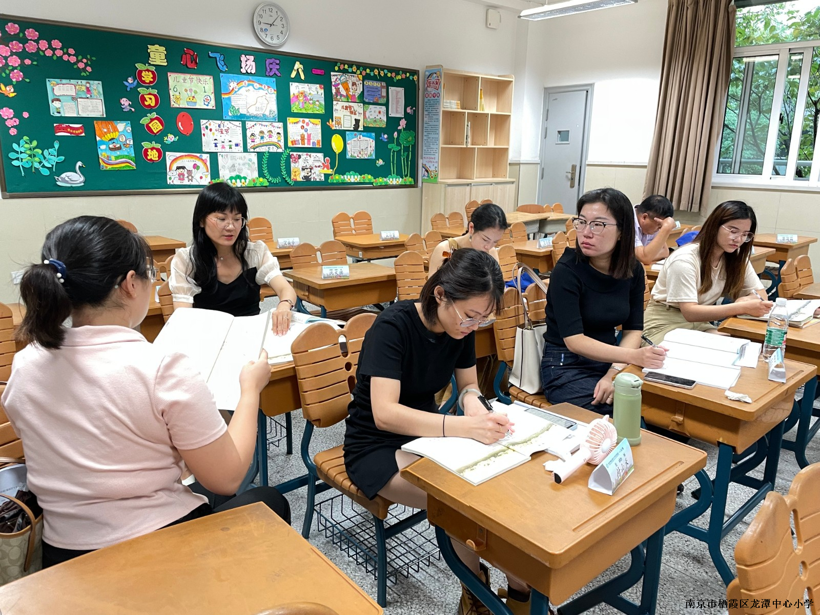 【灵美龙小】齐心聚力，潜心备课