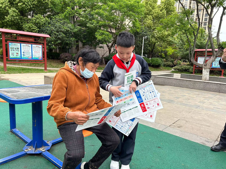 【灵美龙小&middot;龙岸】以“劳”树德，以“劳”育美—龙潭中心小学龙岸花园校区开启“劳动教育周”活动_html_553b183b.jpg