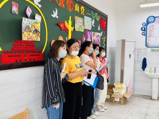 220930双向奔赴 科学衔接——栖霞幼儿园大班教师观摩小学活动_html_mbfcefce.jpg