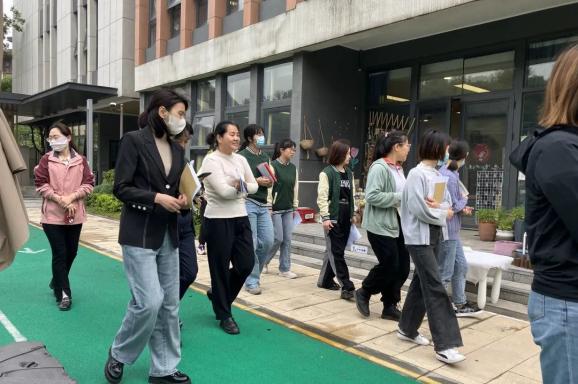 230522基于儿童视角 促进课题研究——栖霞幼儿园翡翠天域园课题组活动 (2)_html_2a044925.jpg
