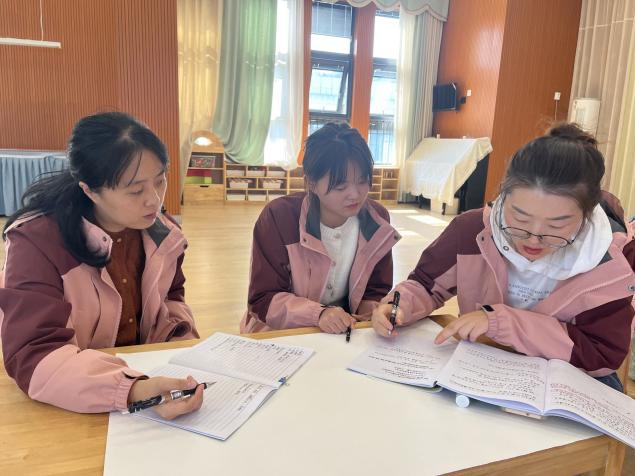 【枫香栖幼】聚焦经验生长 再研自然角活动 ——记栖霞幼儿园翡翠天域园科学教研组活动（四）