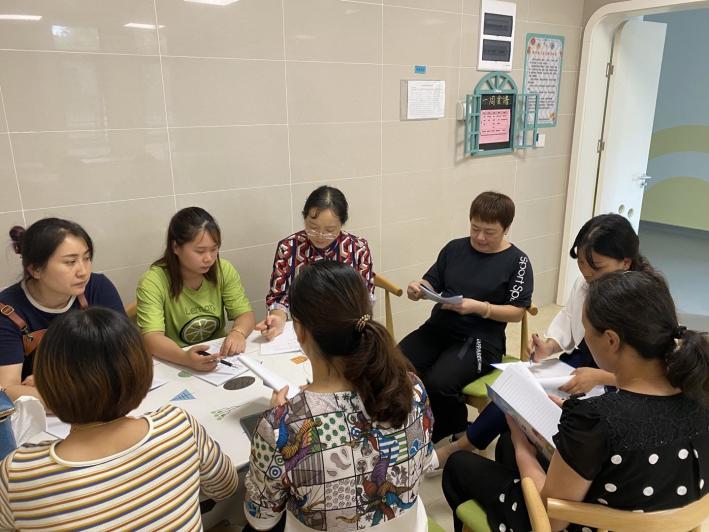  【枫香栖幼】提高专业水平，促进保教结合  ——记栖霞幼儿园翡翠天域园园务委员会