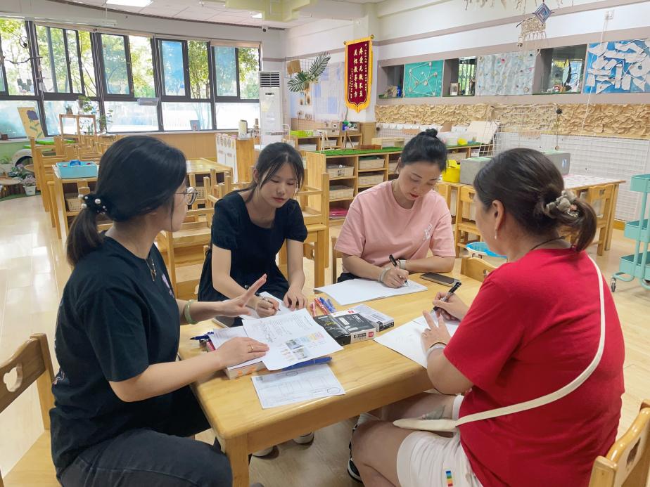 【枫香栖幼】立足儿童 助力成长——记栖幼五福园中班组《我上中班啦》课程审议