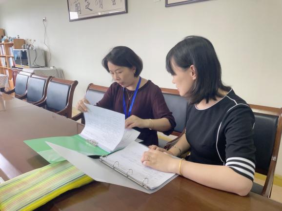 督学助力 促进成长——栖霞幼儿园五福园迎接9月督学检查指导_html_2a5362a7.jpg