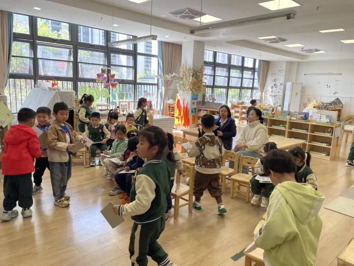【枫香栖幼】筑牢健康屏障 护航童年成长  ——栖霞幼儿园翡翠天悦园迎接四月督学检查指导