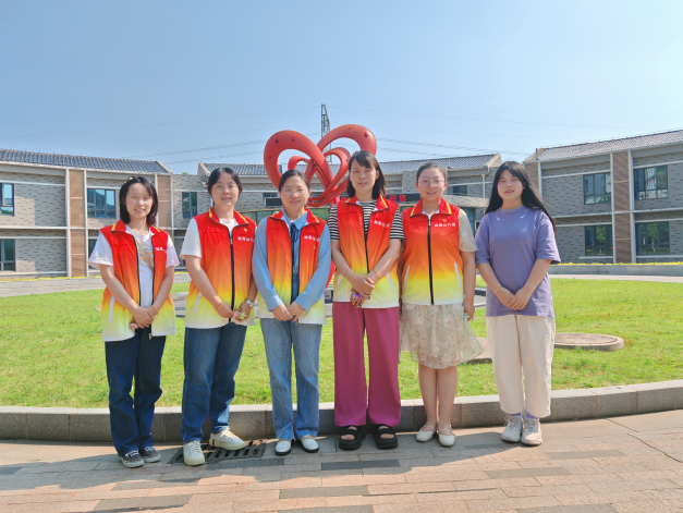 【枫香栖幼】情系福利院 爱心伴成长  ——记栖霞幼儿园师德师风专项志愿者活动暨党员枫彩先锋志愿者活动