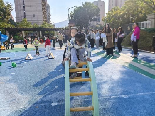 251022携手同行 共绘成长画卷—— 栖霞幼儿园石埠湾园家长开放活动 王旖旎_html_65e02f76.jpg