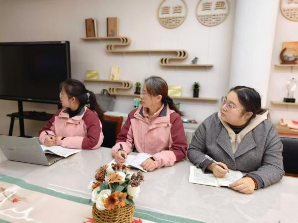 241123扬教育家精神 引领教师成长——记栖幼红枫分园教育家精神学习活动暨师德学习活（万紫薇）_html_3dfc2e0d.jpg