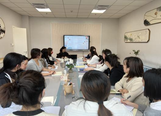【枫香栖幼】沉浸共读齐研讨《指南》目标引方向  ——栖霞幼儿园翡翠天域园《指南》科学领域解读学习