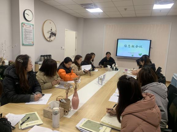 220213夯实教学技能 助力教师成长——栖霞幼儿园翡翠天域园教师基本功培训活动_html_m62dccff4.jpg