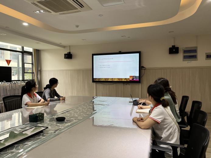 230925聚焦课程建设  赋能教师成长——记栖霞幼儿园石埠湾园业务学习活动（万紫薇）(1)_html_m1a910e24.jpg