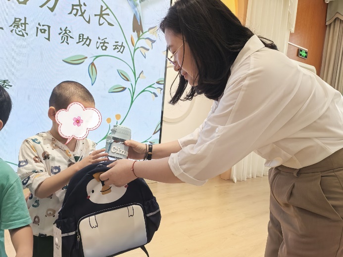 240607让美好发生 助活力成长 栖霞幼儿园困境生慰问资助活动_html_289acd43.jpg
