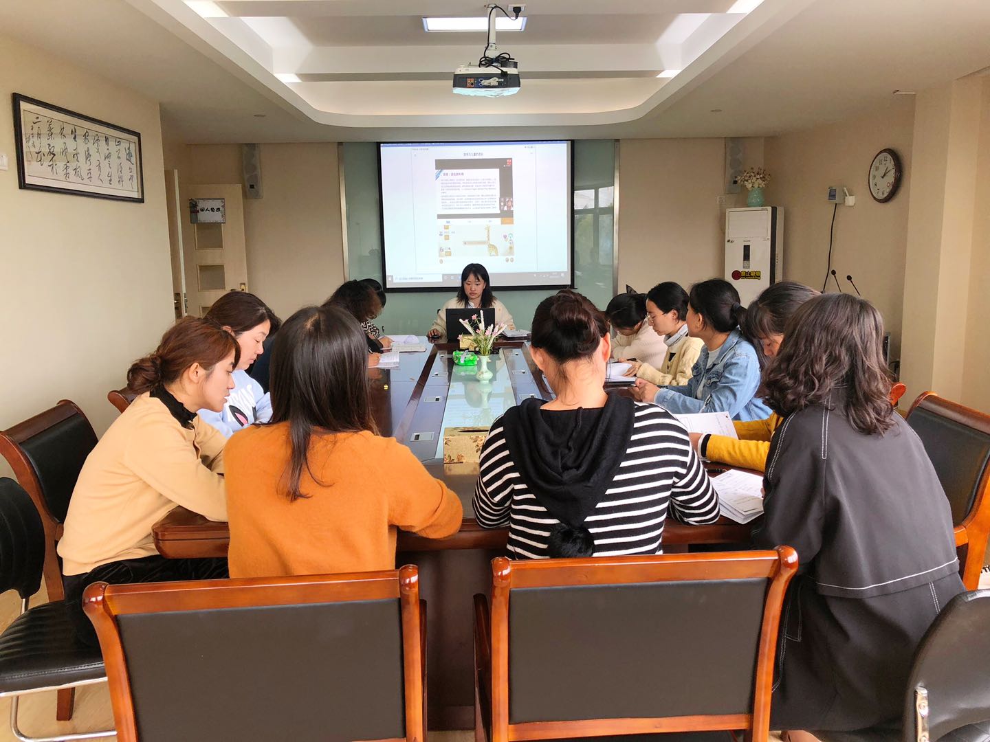 【枫香栖幼】不被制约的游戏 不被定义的儿童 ——栖霞幼儿园五福园开展教师业务学习活动