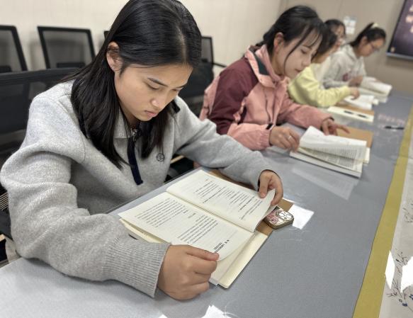 230927以研促成长 以思求进步——栖霞幼儿园翡翠天悦园社会领域组教研活动（一）_html_m708574dc.jpg