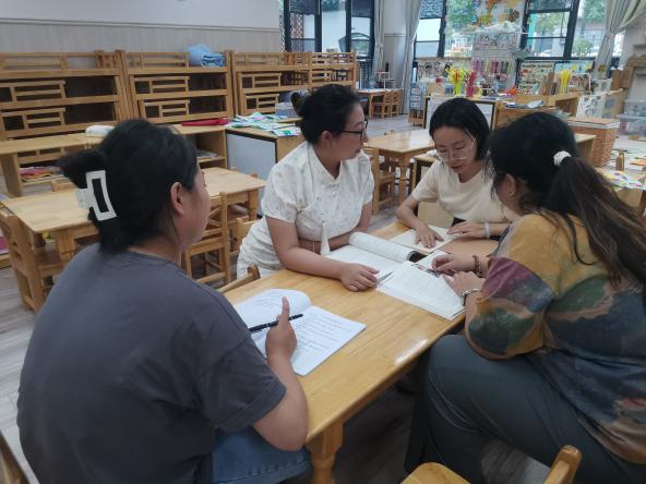 230907聚焦审议 且思且行——栖幼石埠湾园中班组《我是中班小朋友》课程审议活动_html_230b510f.jpg