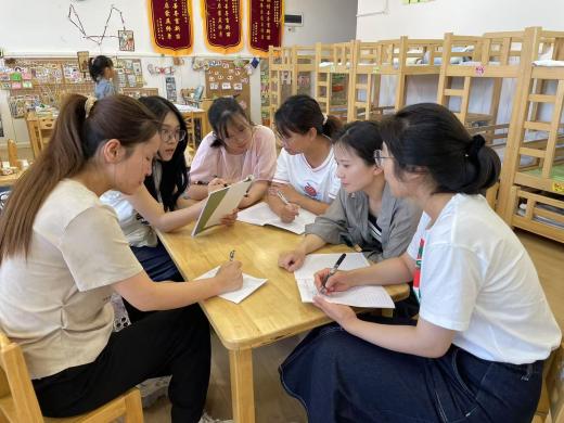 【枫香栖幼】深耕课程内涵 共探成长路径  ——栖霞幼儿园翡翠天域园大班年级组课程审议活动